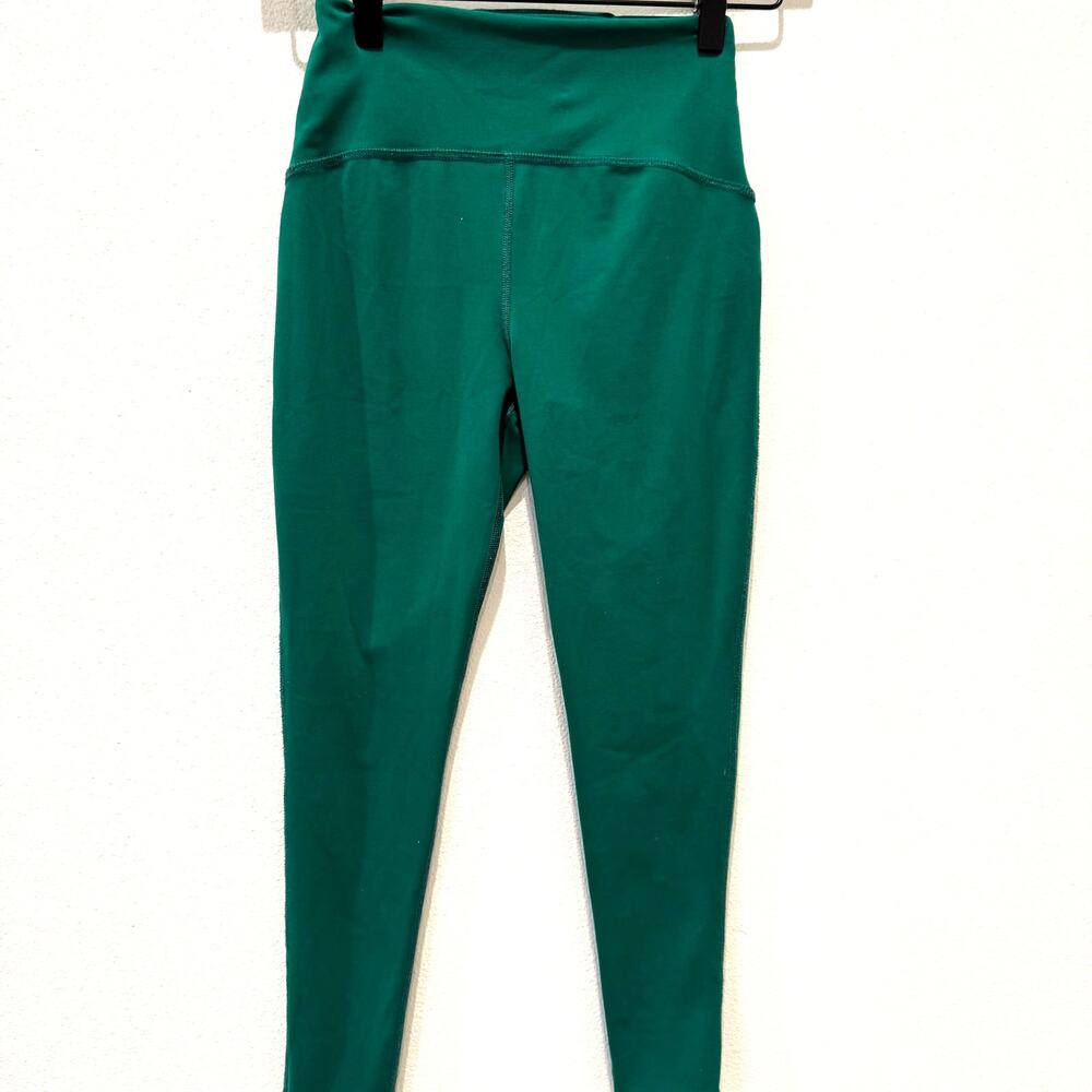 Beyond Yoga Green Cropped Legging Size Small